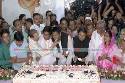 বরিশালে প্রথম প্রহরে শেখ হাসিনার জন্মদিন পালন 