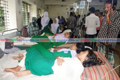 কুমিল্লায় চটপটি খেয়ে অর্ধশত শিক্ষার্থী হাসপাতালে
