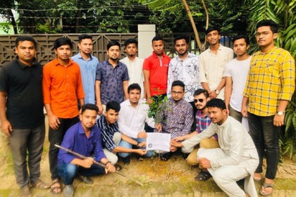 প্রধানমন্ত্রীর জন্মদিনে কক্সবাজারে ছাত্রলীগের বৃক্ষরোপণ 

