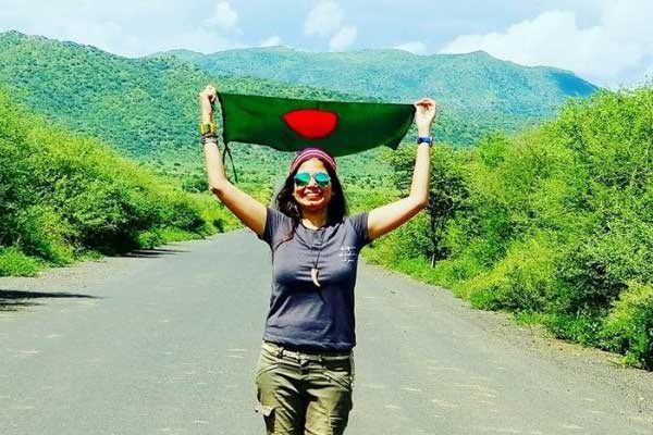 ১৩৫ দেশ ভ্রমণ করে রেকর্ড গড়লেন নাজমুন নাহার