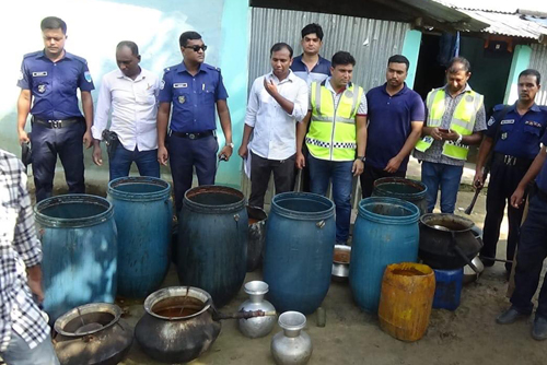 শ্রীমঙ্গলে চোলাই মদ উদ্ধার 