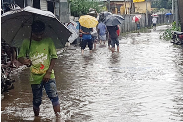 বৃষ্টিতে সুনামগঞ্জ শহরে ভয়াবহ জলাবদ্ধতা