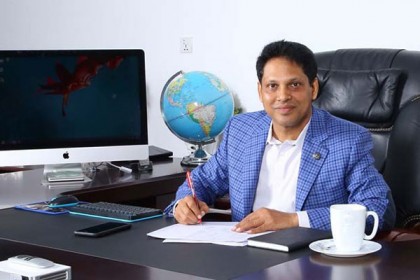 প্রবীণ দিবসে মাহবুবুল খালিদের গান