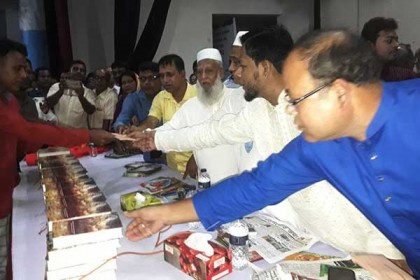 শিবপুরে দুর্গাপূজা উপলক্ষে ৭৪টি পূজা মন্ডপে অনুদান