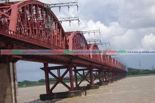 কুষ্টিয়ায় পদ্মার পানি বিপদসীমার উপরে