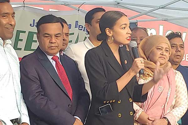 ট্রাম্পকে রুখতে ঐক্যের ডাক কংগ্রেসওম্যান কর্টেজের
