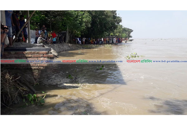 কুষ্টিয়ার শিলাইদহ রক্ষা বাঁধে ফের ধস, ‘কাজে অনিয়ম’