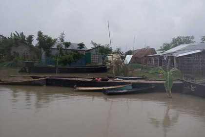 পদ্মা-মহানন্দার পানি বাড়ছেই, পানিবন্দী ৪০০ পরিবার