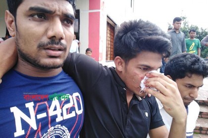 বেরোবিতে ব্যাংকে টাকা জমা দেয়া নিয়ে শিক্ষার্থীদের সংঘর্ষ, আহত ৬