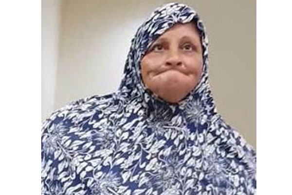 ভিক্ষা করে কোটিপতি এই নারী!
