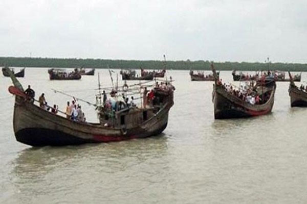 জলসীমায় অনুপ্রবেশ করায় আটক ২৩ ভারতীয় জেলে কারাগারে