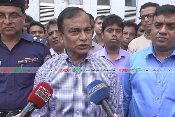 'বন্যা মোকাবেলায় ৪৪৮ নদী-খাল খনন করা হচ্ছে'