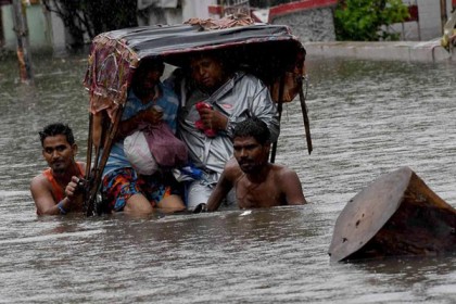 ভারতে ভারী বর্ষণ ও বন্যা, চলতি বছরে ১৯০০ লোকের প্রাণহানি