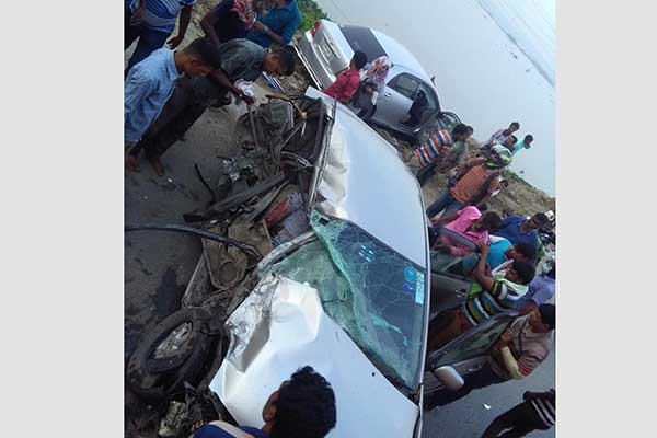 আশুলিয়ার বেড়িবাঁধে দুই প্রাইভেটকারের সংঘর্ষ, নিহত ১