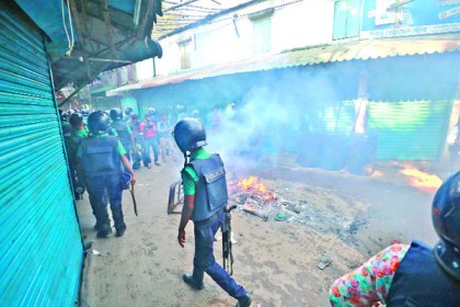 জেনেভা ক্যাম্পে সংঘর্ষের ঘটনায় ২টি মামলা দায়ের