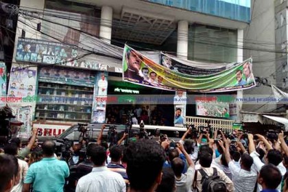 কাকরাইল অফিসে আনা হয়েছে সম্রাটকে 