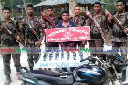মহেশপুরে ফেনসিডিলসহ ক্লিনিক মালিক আটক