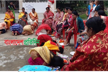 কুমিল্লায় ৩০ শিশু-কিশোরের মাতৃবন্দনা
