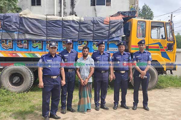ব্রাহ্মণবাড়িয়ায় ডাকাতি হওয়া ২৯৬ বস্তা চিনি ও ট্রাক উদ্ধার