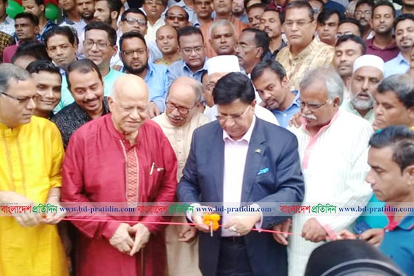 দেশের প্রথম ট্যুরিস্ট বাস চালু হলো সিলেটে
