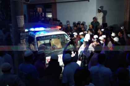 কুষ্টিয়ায় পৌঁছেছে আবরারের মরদেহ


