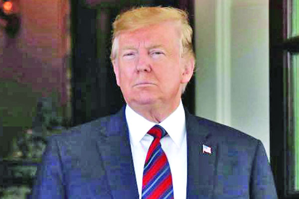 ট্রাম্পের অভিশংসন তদন্তে  সাক্ষ্য দেবেন কূটনীতিকরা