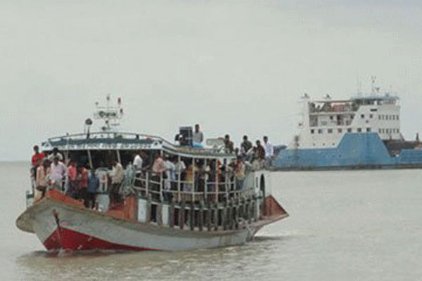 ছয় দিন পর পাটুরিয়া-দৌলতদিয়ায় লঞ্চ চলাচল শুরু