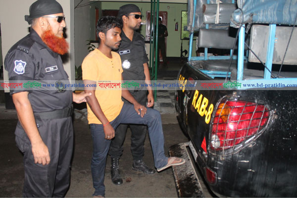 শরীয়তপুর পালং হতে গাঁজাসহ মাদক ব্যবসায়ী আটক