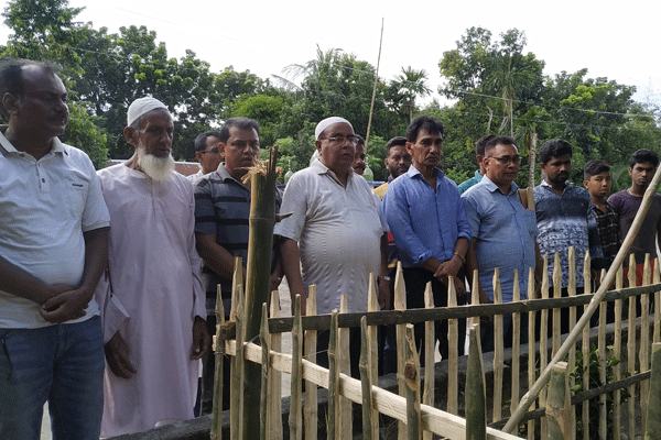 আবরারের কবর জিয়ারত করলেন বিএনপি নেতারা

