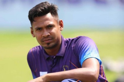 বিমানবন্দর থেকে ফেরত আসলেন মুস্তাফিজ