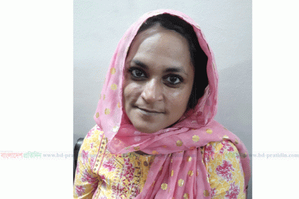 বাবা-মায়ের খোঁজে জার্মান নারী ময়মনসিংহে

