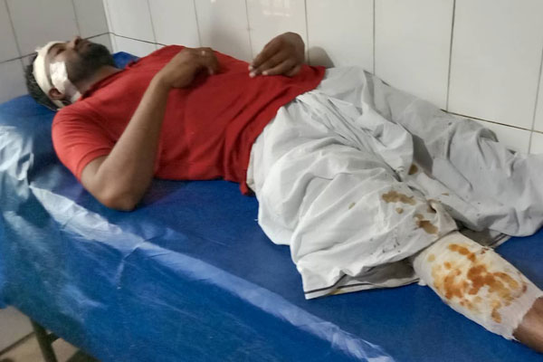 ভালুকায় যুবলীগ নেতাকে পেটালেন ছাত্রলীগ নেতা