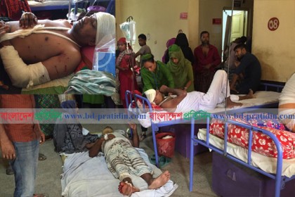 পাবনায় ফুটবল খেলা নিয়ে সংঘর্ষ; গুলিবিদ্ধসহ আহত ২৫