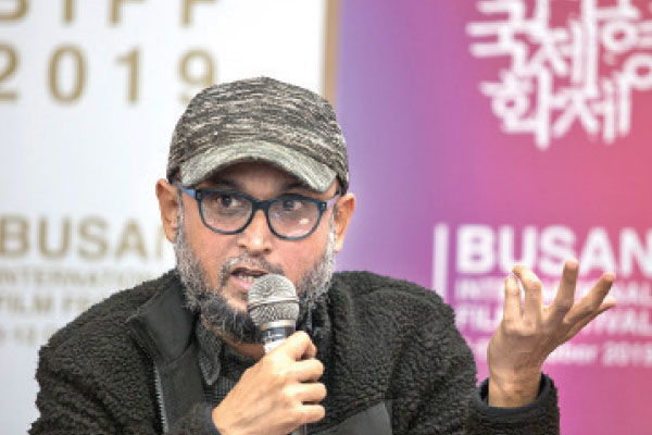 প্রশিক্ষক মোস্তফা সরয়ার ফারুকী