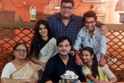 নেপালে কেনাকাটা সারছেন মিথিলা-সৃজিত (ভিডিও)