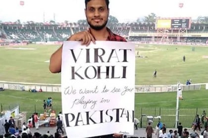ভক্তের আবেদন, পকিস্তানে কি যাবেন কোহলি?