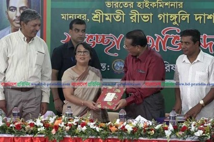 বরিশালে ঐতিহ্যবাহী স্থাপনা পরিদর্শনে ভারতীয় হাইকমিশনার