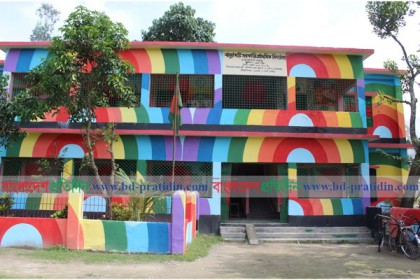 শিক্ষার্থীদেরকে বিদ্যালয়মুখী করতে ভবনে বর্ণিল সাজ
