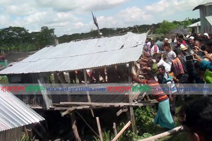 পটুয়াখালীতে অবৈধ স্থাপনা উচ্ছেদ, ধর্মঘট প্রত্যাহার 
