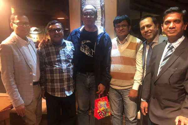 চবির অধ্যাপক মনিরউদ্দিনকে নিয়ে টরন্টোয় আড্ডা 