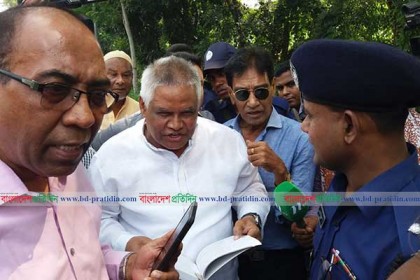 আবরারের বাড়িতে যেতে বিএনপি নেতাদের বাধা দেওয়ার অভিযোগ