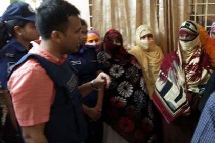 ইসলামী ছাত্রী সংস্থার ১৩ সদস্যসহ মাদ্রাসা অধ্যক্ষ আটক