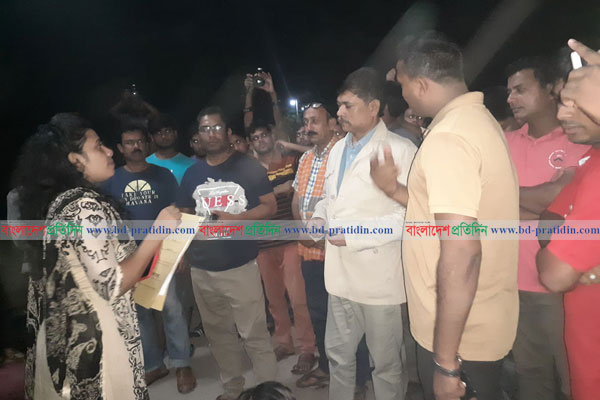 মধ্যরাতে প্রভোস্ট অপসারণের দাবিতে ইবিতে বিক্ষোভ