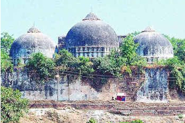 বাবরি মসজিদ মামলার শুনানিতে তুমুল হট্টগোল, ম্যাপ ছিঁড়লেন আইনজীবী