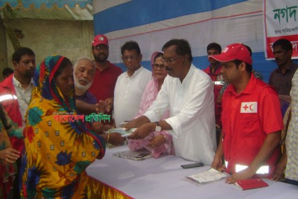 সরকার সব সময় দুর্গত মানুষের পাশে আছে : আব্দুল মান্নান