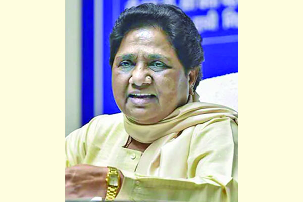 ধর্ম পরিবর্তন করবেন মায়াবতী