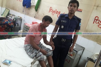 ৪ সন্তানের মাকে হত্যার অভিযোগে ঘাতক স্বামীকে গণপিটুনি