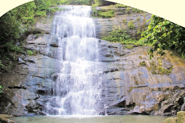 নয়নাভিরাম ঝরনারানী