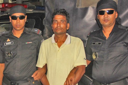 র‌্যাবের খাঁচায় বন্দী পপি গণধর্ষণ মামলার প্রধান আসামি জাহাঙ্গীর