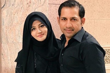 স্বামীর অধিনায়কত্ব হারানো নিয়ে যা বললেন সরফরাজের স্ত্রী